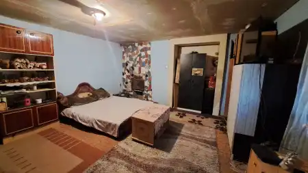 eladó családi ház, Aba