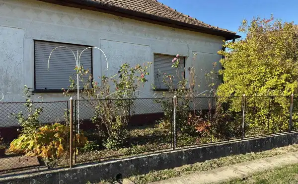 Eladó családi ház, Abádszalók 3 szoba 100 m² 14.9 M Ft Eladó családi ház, Abádszalók 3 szoba 100 m² 14.9 M Ft