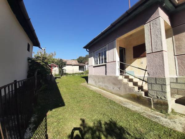 eladó családi ház, Acsa