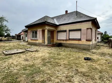 eladó családi ház, Alap
