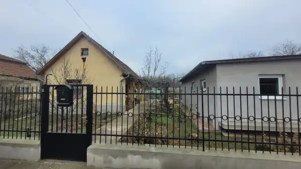 Eladó családi ház, Albertirsa 1 szoba 28 m² 37.99 M Ft