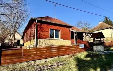 eladó családi ház, Alsópetény