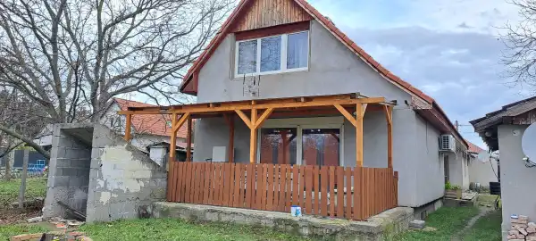 Eladó családi ház, Apostag 3 szoba 200 m² 41.5 M Ft