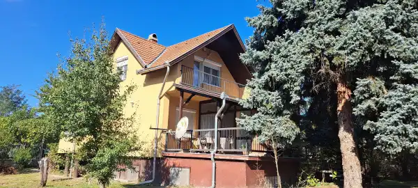 Eladó családi ház, Apostag 3+1 szoba 210 m² 55 M Ft