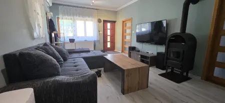 eladó családi ház, Apostag