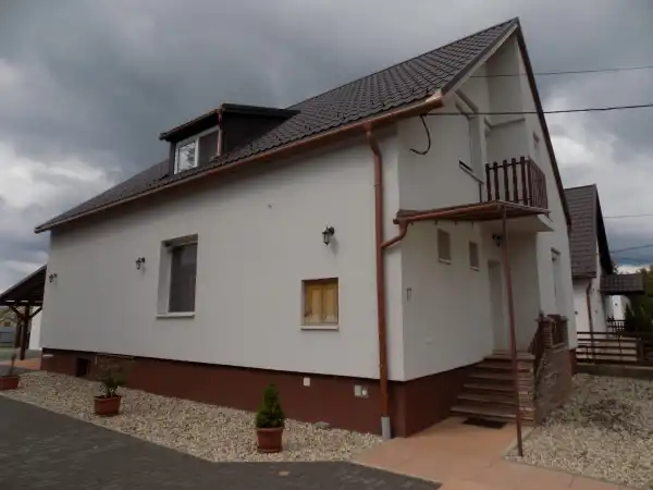 Eladó családi ház, Bábolna 8 szoba 165 m² 88 M Ft