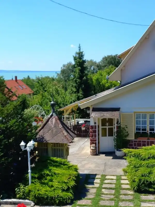 Eladó családi ház, Badacsonytördemic 5+2 szoba 170 m² 121.2 M Ft