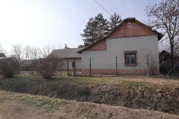 Eladó családi ház, Baks 3 szoba 53 m² 5.5 M Ft