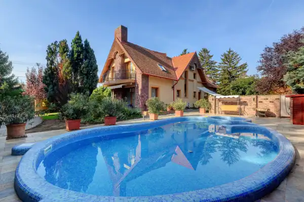 Eladó családi ház, Balatonalmádi 6 szoba 240 m² 303 M Ft