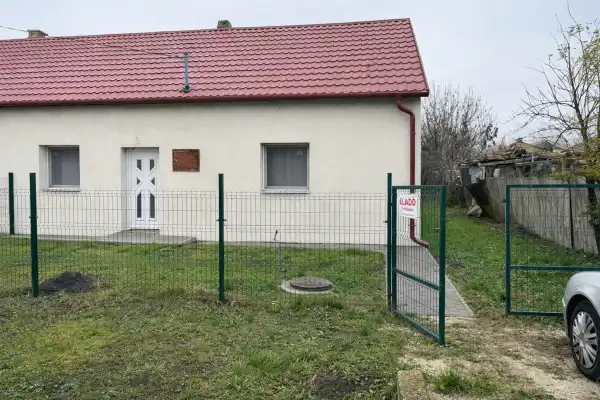 Eladó családi ház, Balatonfenyves 2+1 szoba 70 m² 57 M Ft