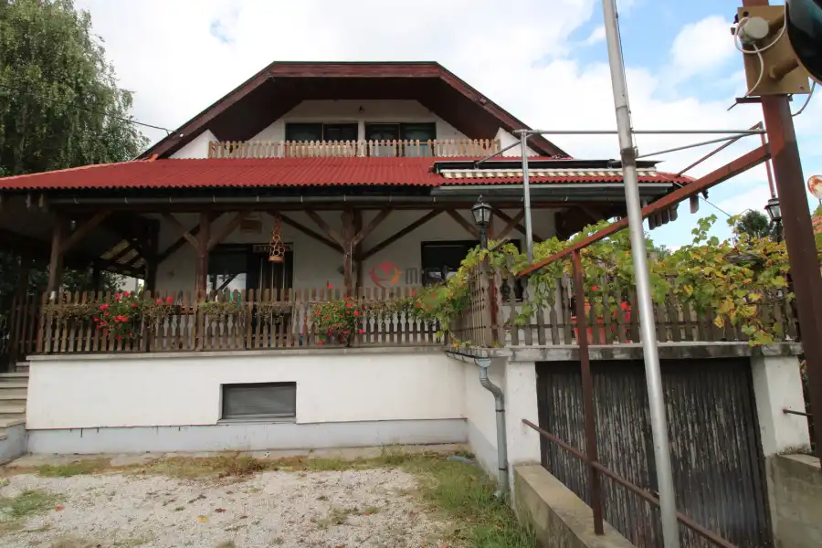 eladó családi ház, Balatonmáriafürdő