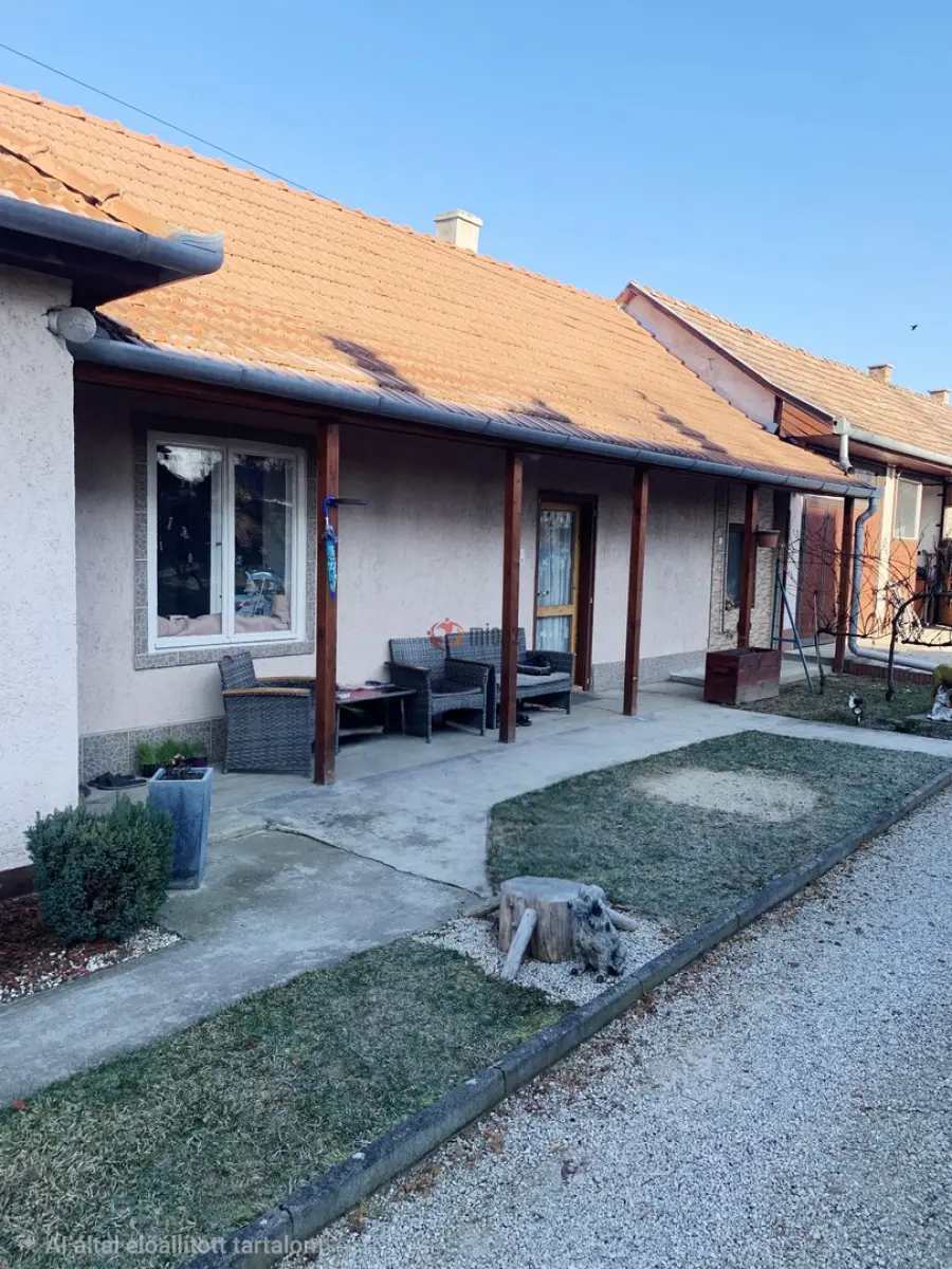 eladó családi ház, Balatonszárszó