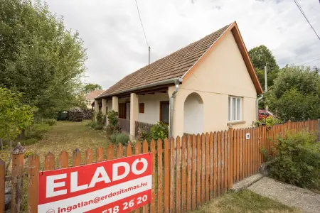 eladó családi ház, Bánk