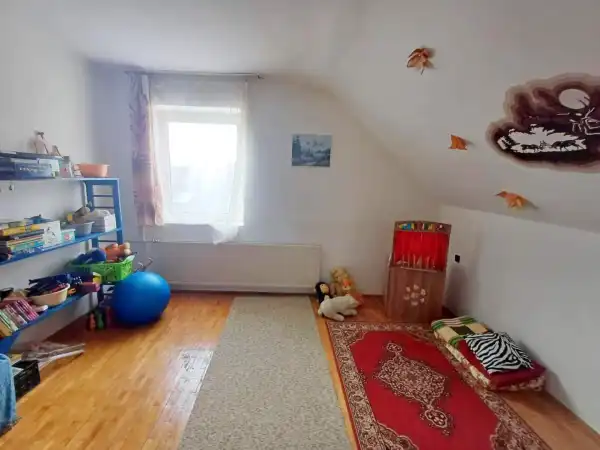 Eladó családi ház, Bánréve 5 szoba 191 m² 33 M Ft