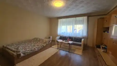 eladó családi ház, Baracs