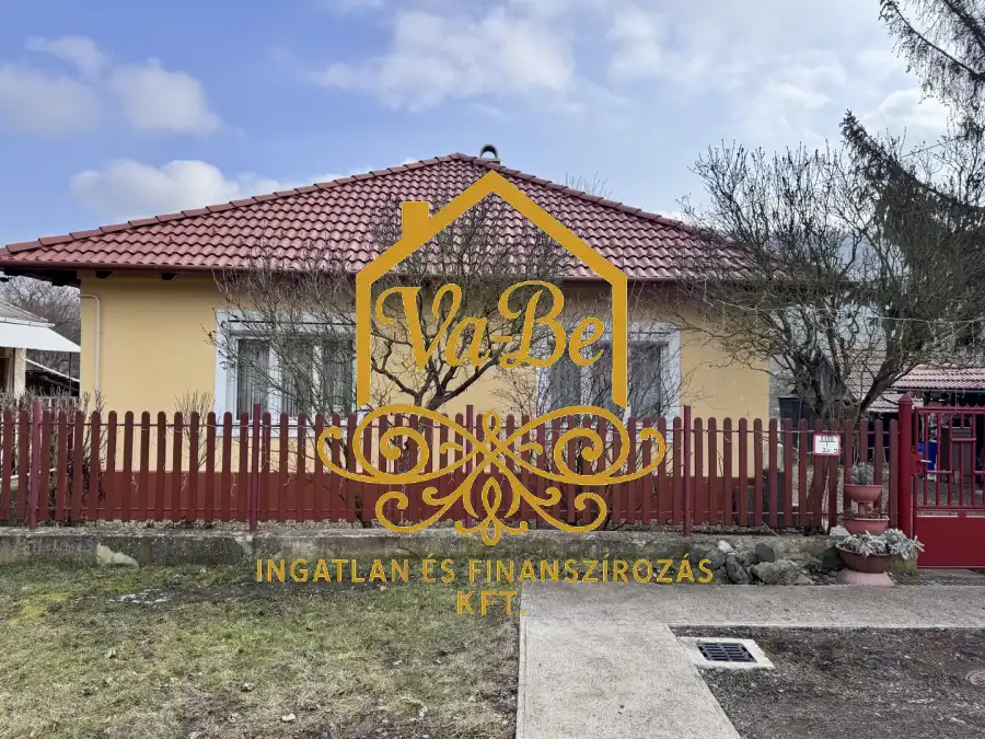 eladó családi ház, Bátor