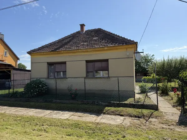 Eladó családi ház, Becsehely 2 szoba 75 m² 16.5 M Ft
