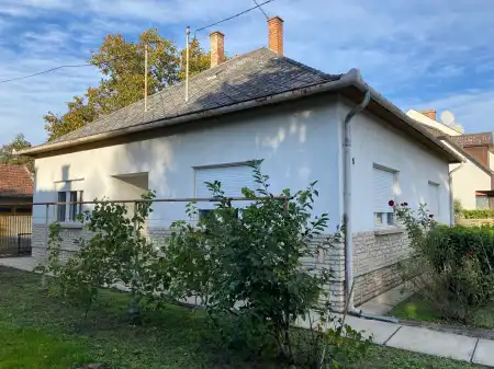 eladó családi ház, Békés