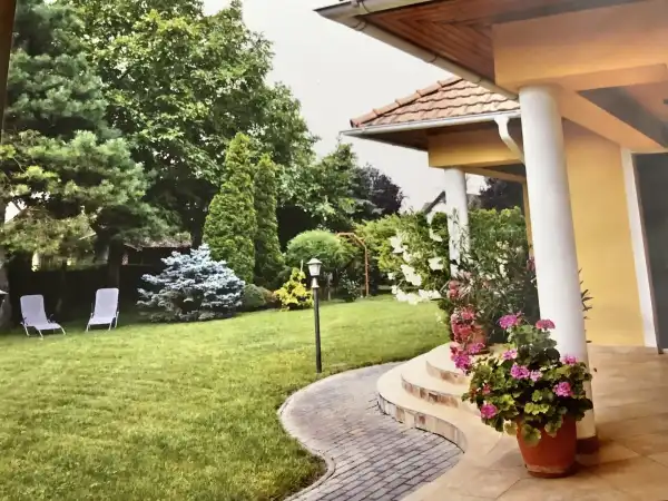 Eladó családi ház, Békés 5 szoba 232 m² 105 M Ft
