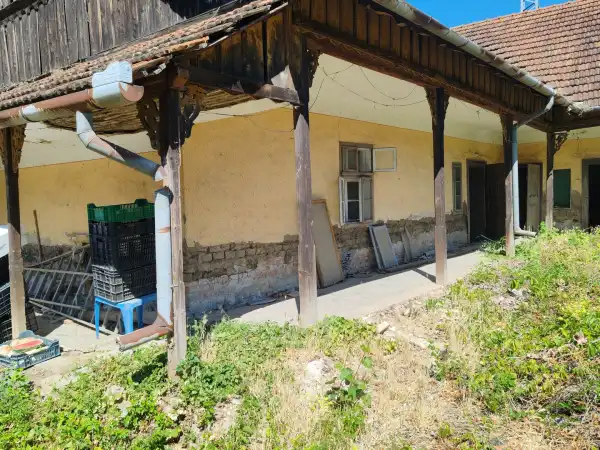 Eladó családi ház, Békéscsaba 2 szoba 90 m² 16 M Ft