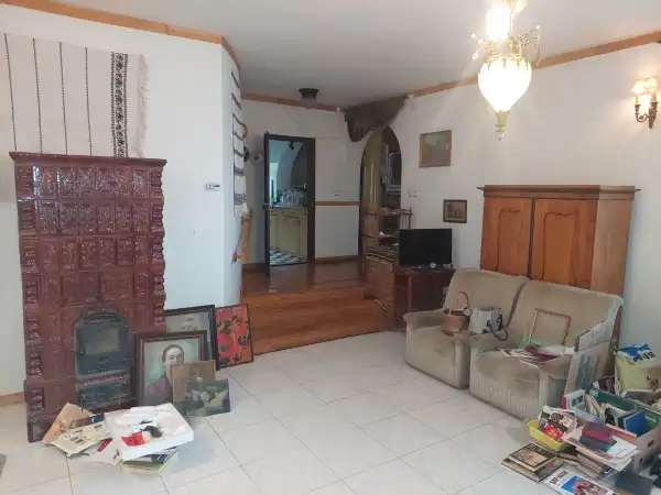 Eladó családi ház, Békéscsaba 8 szoba 270 m² 71.9 M Ft