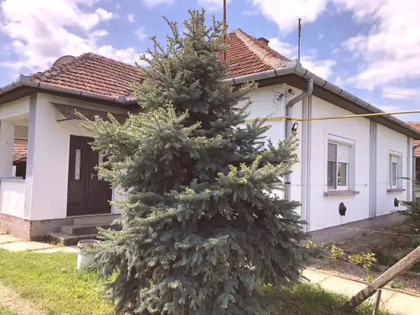 Eladó családi ház, Békéscsaba 3 szoba 90 m² 27.9 M Ft