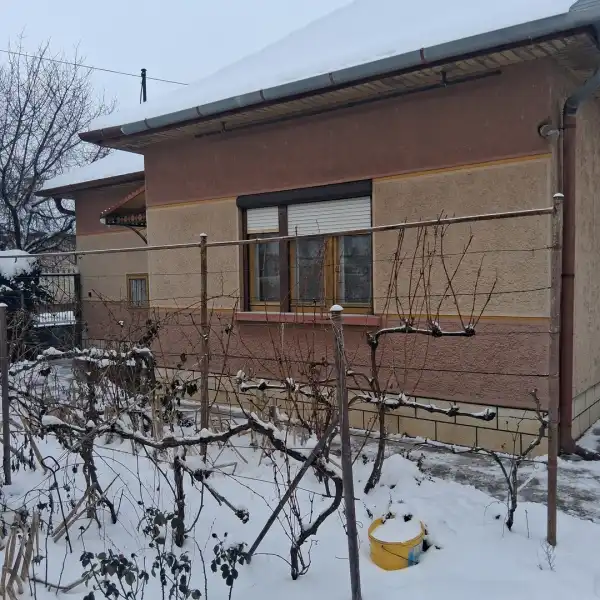 Eladó családi ház, Békéscsaba 3 szoba 110 m² 28.6 M Ft