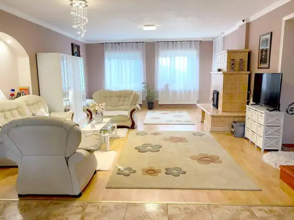 Eladó családi ház, Békéscsaba 4 szoba 178 m² 87 M Ft