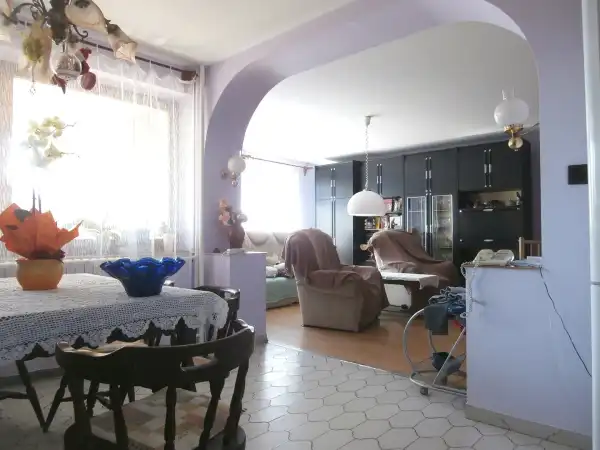 Eladó családi ház, Békéscsaba 4 szoba 200 m² 49.5 M Ft