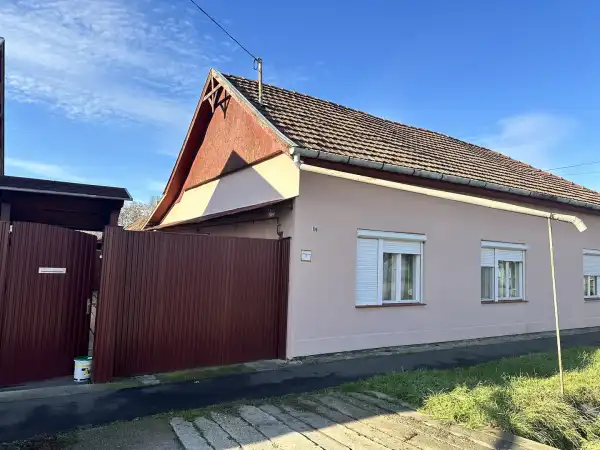 Eladó családi ház, Békéscsaba 6 szoba 146 m² 29.99 M Ft