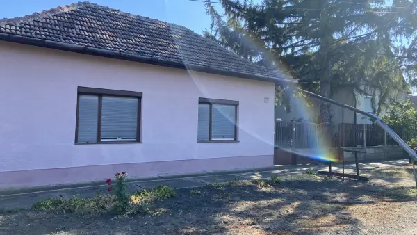 Eladó családi ház, Bélmegyer 3 szoba 120 m² 15.9 M Ft