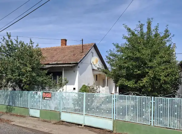 Eladó családi ház, Berettyóújfalu 2+1 szoba 54 m² 39.9 M Ft