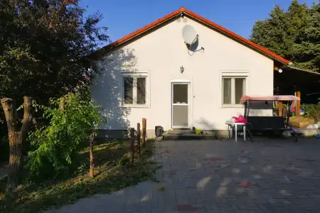 eladó családi ház, Bicske