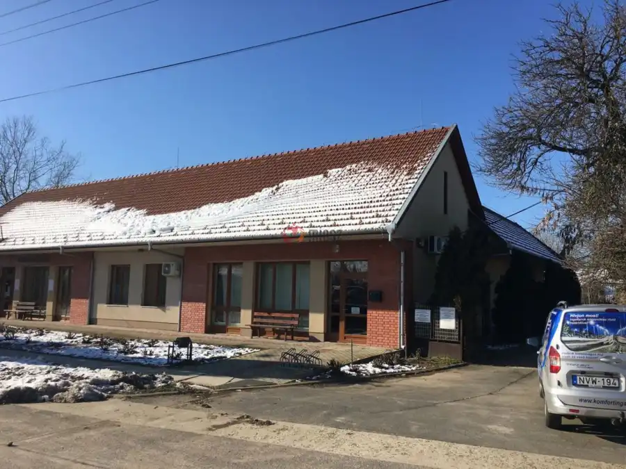 eladó családi ház, Biharugra