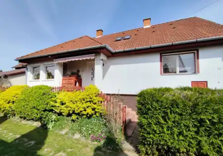 eladó családi ház, Bő