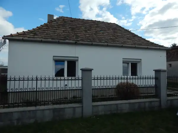 Eladó családi ház, Bokod 3 szoba 110 m² 57.5 M Ft