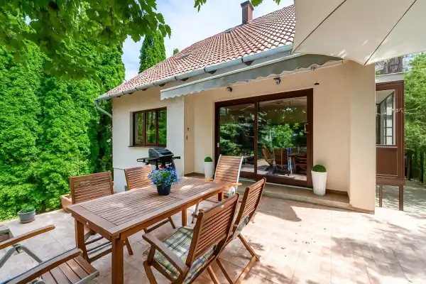 Eladó családi ház, Budakeszi 5 szoba 240 m² 219 M Ft