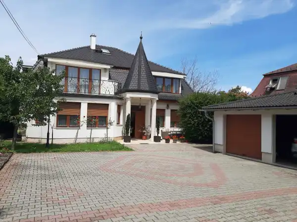 Eladó családi ház, Budapest, III. kerület 6+1 szoba 386 m² 499.9 M Ft