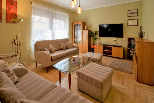 Eladó családi ház, Budapest, IV. kerület 8 szoba 315 m² 265 M Ft
