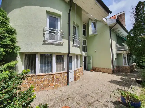 Eladó családi ház, Budapest, XII. kerület 11 szoba 455 m² 349 M Ft