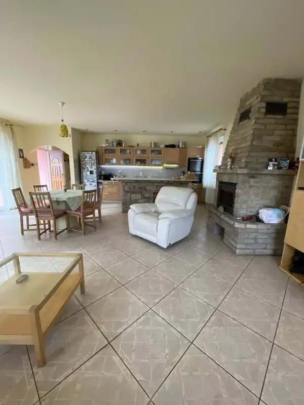 Eladó családi ház, Budapest, XV. kerület 5 szoba 324 m² 349.9 M Ft