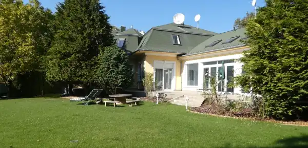 Eladó családi ház, Budapest, XVI. kerület 8 szoba 746 m² 395 M Ft