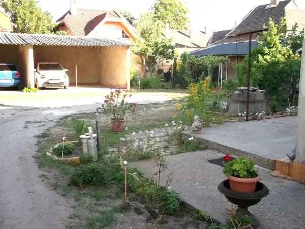 Eladó családi ház, Budapest, XX. kerület 4 szoba 150 m² 97.9 M Ft