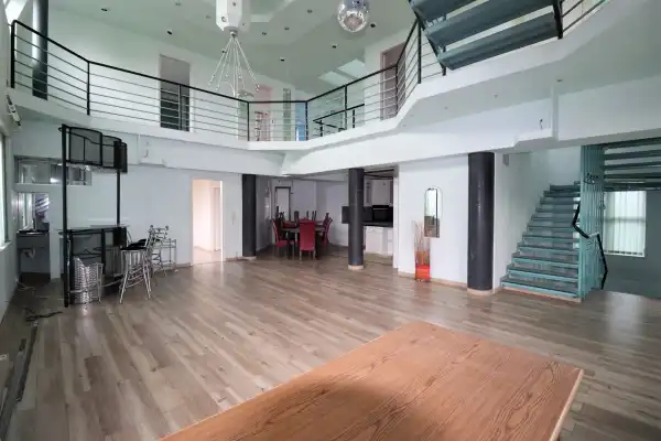 Eladó családi ház, Budapest, XXII. kerület 8 szoba 305 m² 148 M Ft