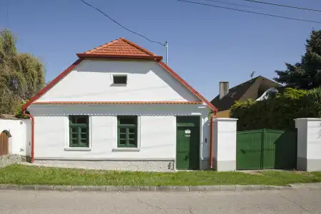 eladó családi ház, Bük