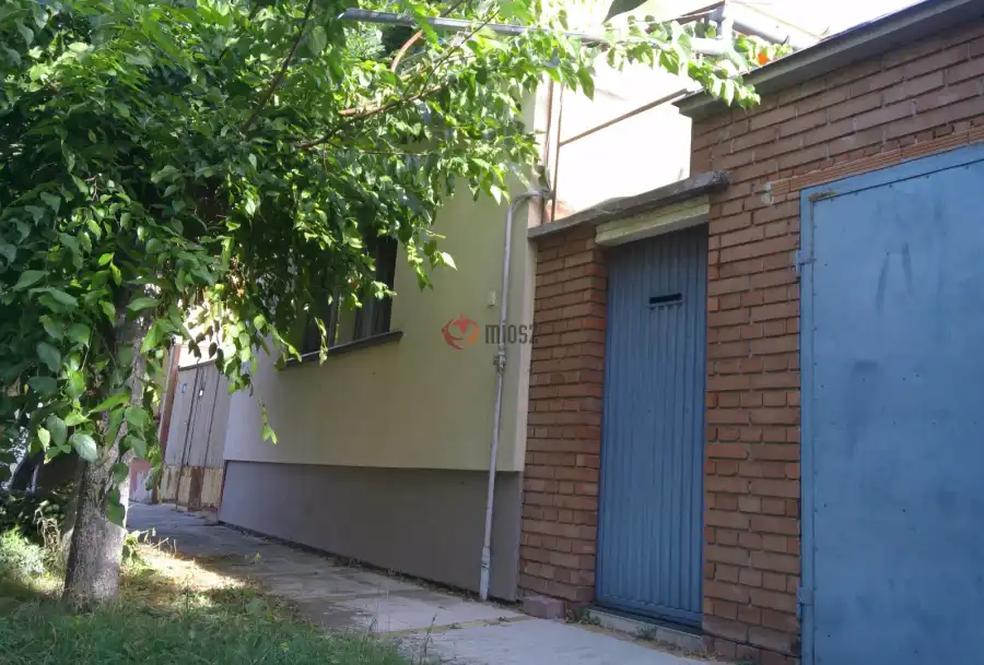 eladó családi ház, Cegléd