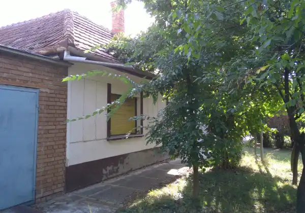 Eladó családi ház, Cegléd 2 szoba 57 m² 23.9 M Ft