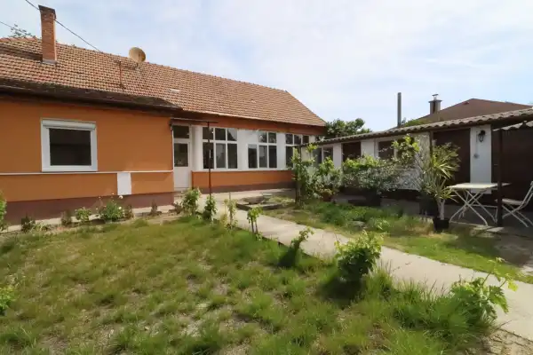 Eladó családi ház, Cegléd 4 szoba 135 m² 64.9 M Ft