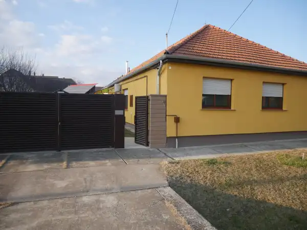 Eladó családi ház, Ceglédbercel 4 szoba 113 m² 53 M Ft