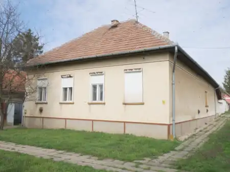 eladó családi ház, Ceglédbercel